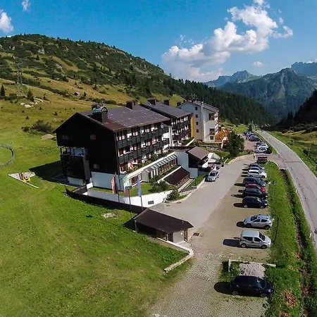 Campolongo 3* Arabba