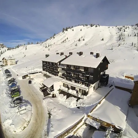 Lägenhetshotell Campolongo 3*